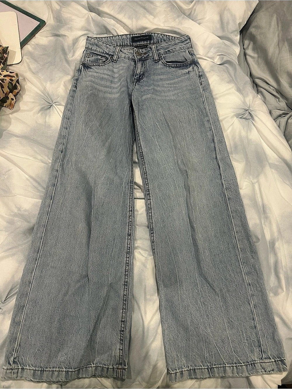 Aéropostale Low Rise Wide Leg Wide Leg Jeans in Blue